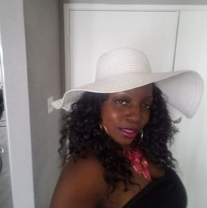 Meet your Posher, Latausha